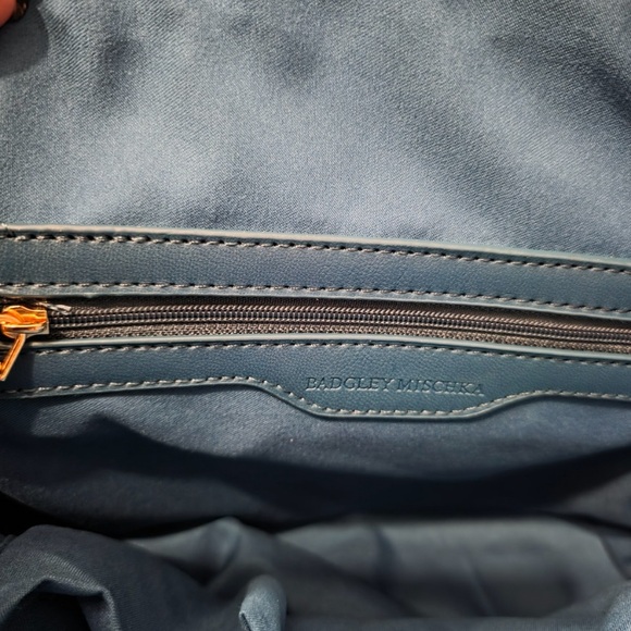 NWT Badgley Mischka Quilted Shoulder Bag with Gold Details - Picture 8 of 8